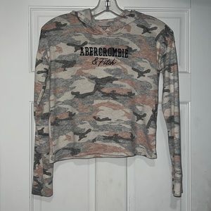 Abercrombie kids Size 11/12 Pink Camouflage Cotton Shirt with hood